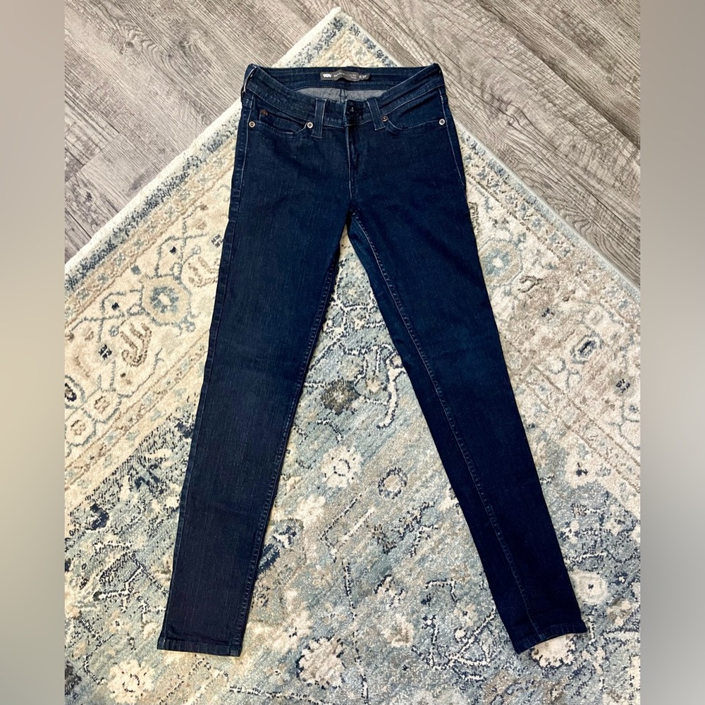 Levi’s Demi Curve low rise skinny jeans, size 5/27